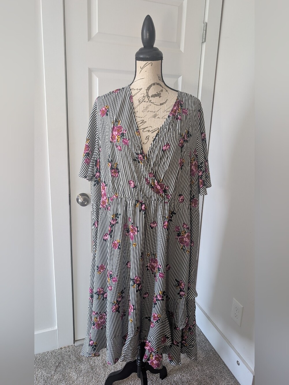Torrid Black & White Striped Midi Dress with Pink Floral Accents Size 4X - Picture 9 of 9